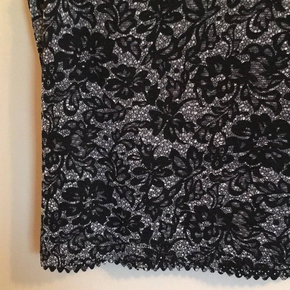 Pretty black lace sleeveless top, size XL - Picture 14 of 16